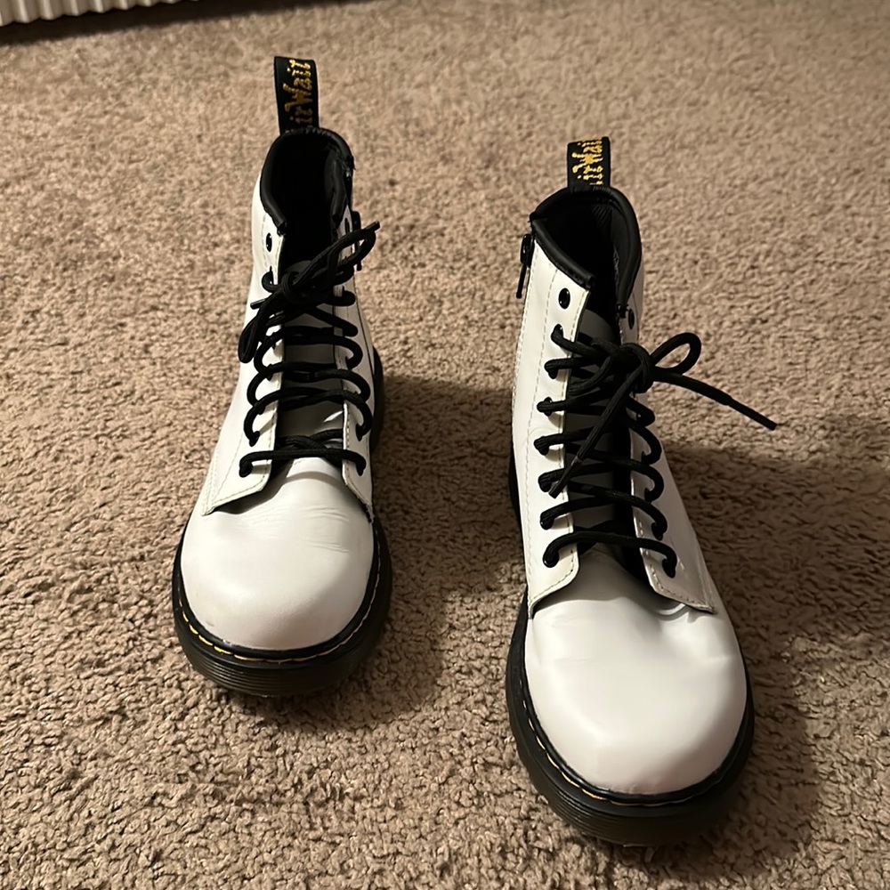 EUC Super Cute White Dr. Martens.  Size 4Y